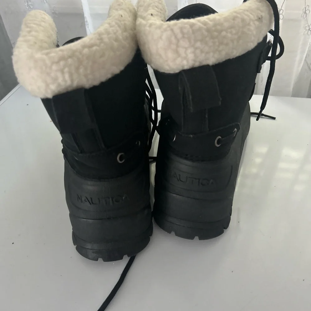 Nautica Black Winter Lace-Up Boots with Cream Faux-Shearling Collar